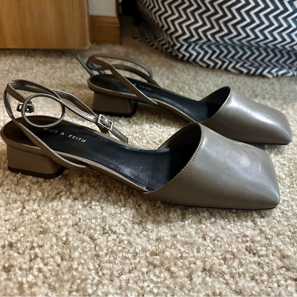 Charles & Keith | Square Toe Ankle Strap Pump in Dark Brown, size 8US/38IT - Picture 4 of 7